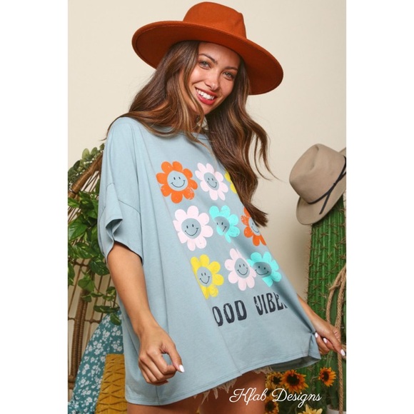 🌼LAST 1! Vintage Blue Smiley Daisy Loose Fit Graphic Tee! - Picture 3 of 10